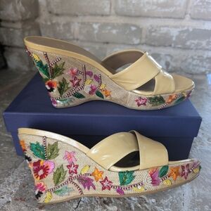 Stuart Weitzman Patent Leather Sandal Wedges Embroidery Raffia Vacation